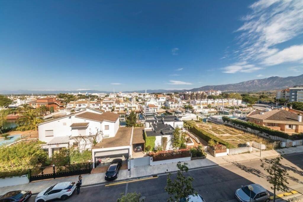 Apartamento En Roses Con Parking Y Piscina Appartement Buitenkant foto